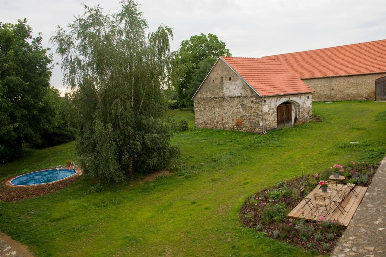 Orechovy Dvur Velke Nepodrice Buitenkant foto