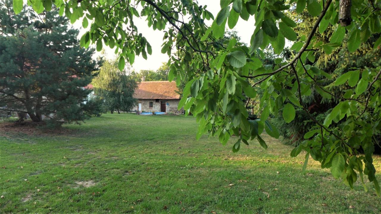 Orechovy Dvur Velke Nepodrice Buitenkant foto